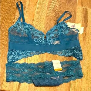 B.Temptd lace bra and thong set. New with tags size small in beautiful teal